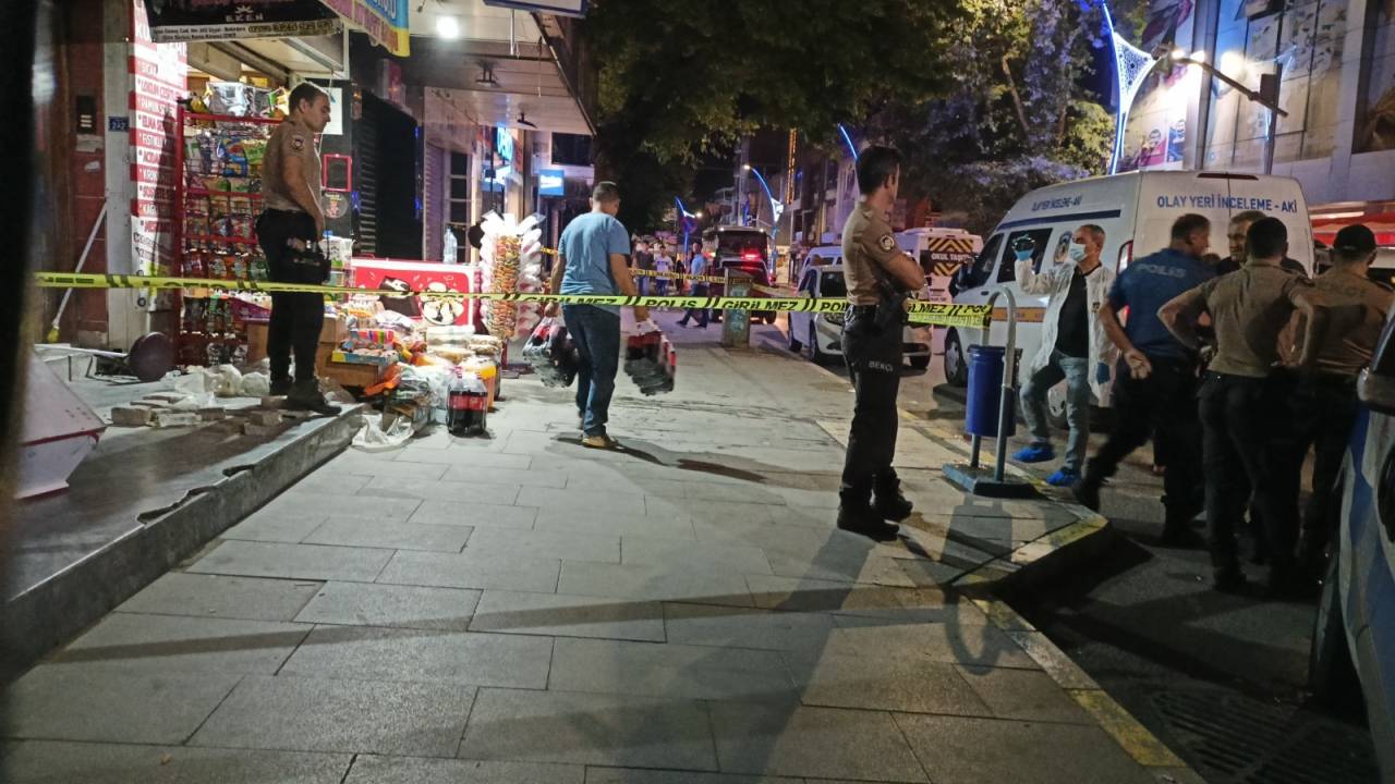 Bıçaklı Kavgada Kazara Kardeşini De Yaraladı