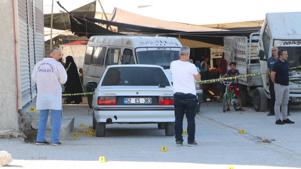 Pazar Yerinde Otomobili Taradılar: 1 Ölü