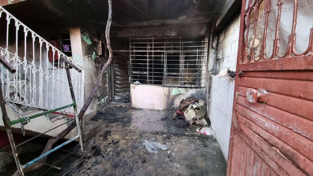 Evi Kundakladığı İddia Edilen Kiracıyı Komşuları Darbedip, Bıçakladı