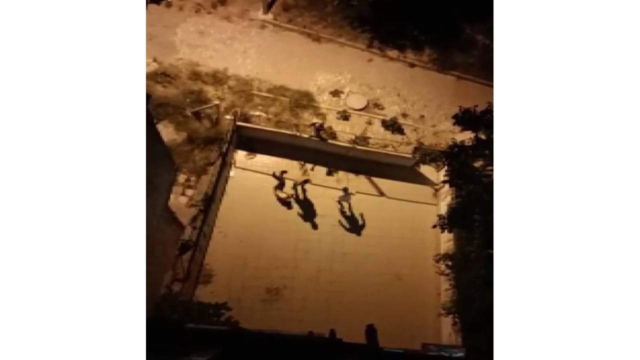 Uyuşturucu Sattığını İddia Ederek Öldüresiye Dövdüler