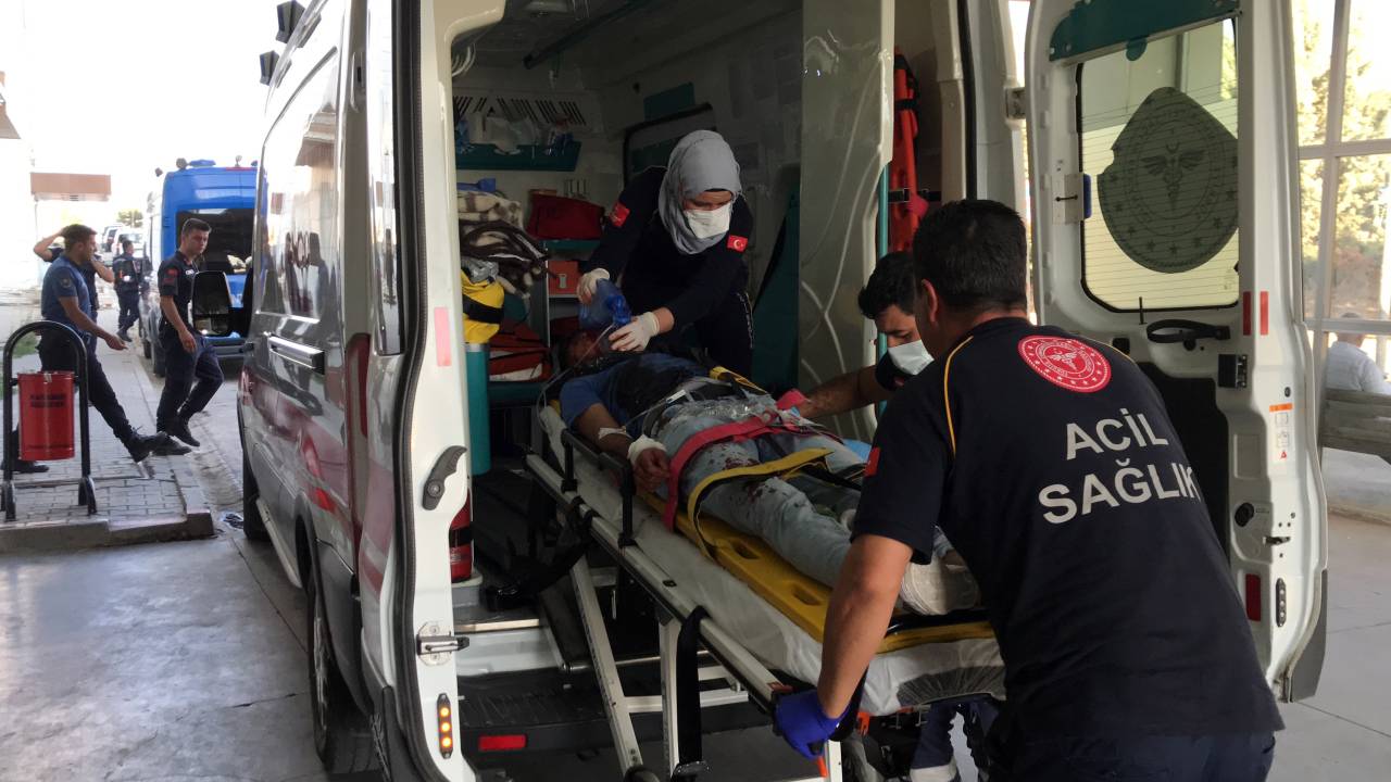 5 Katlı Binanın Çatısından Düşüp, Ağır Yaralandı