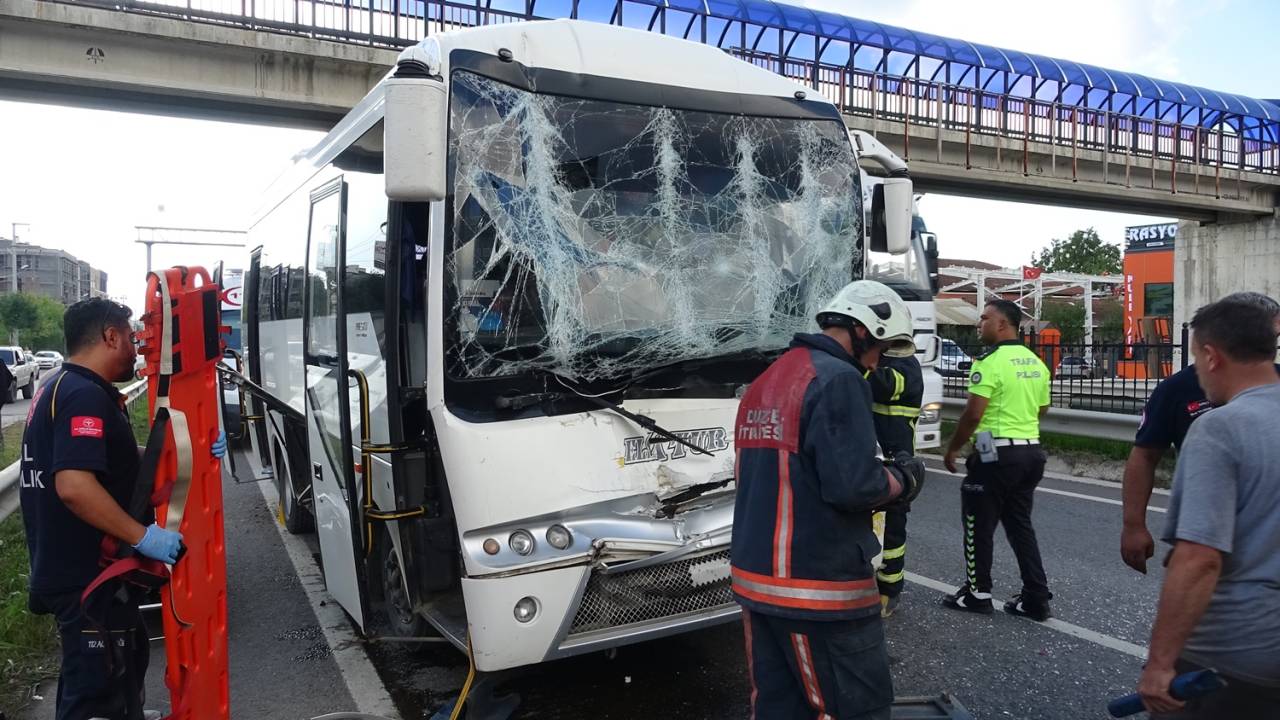 Kazada Sıkışan Eşinin Kurtarılmasını Endişe İçerisinde İzledi