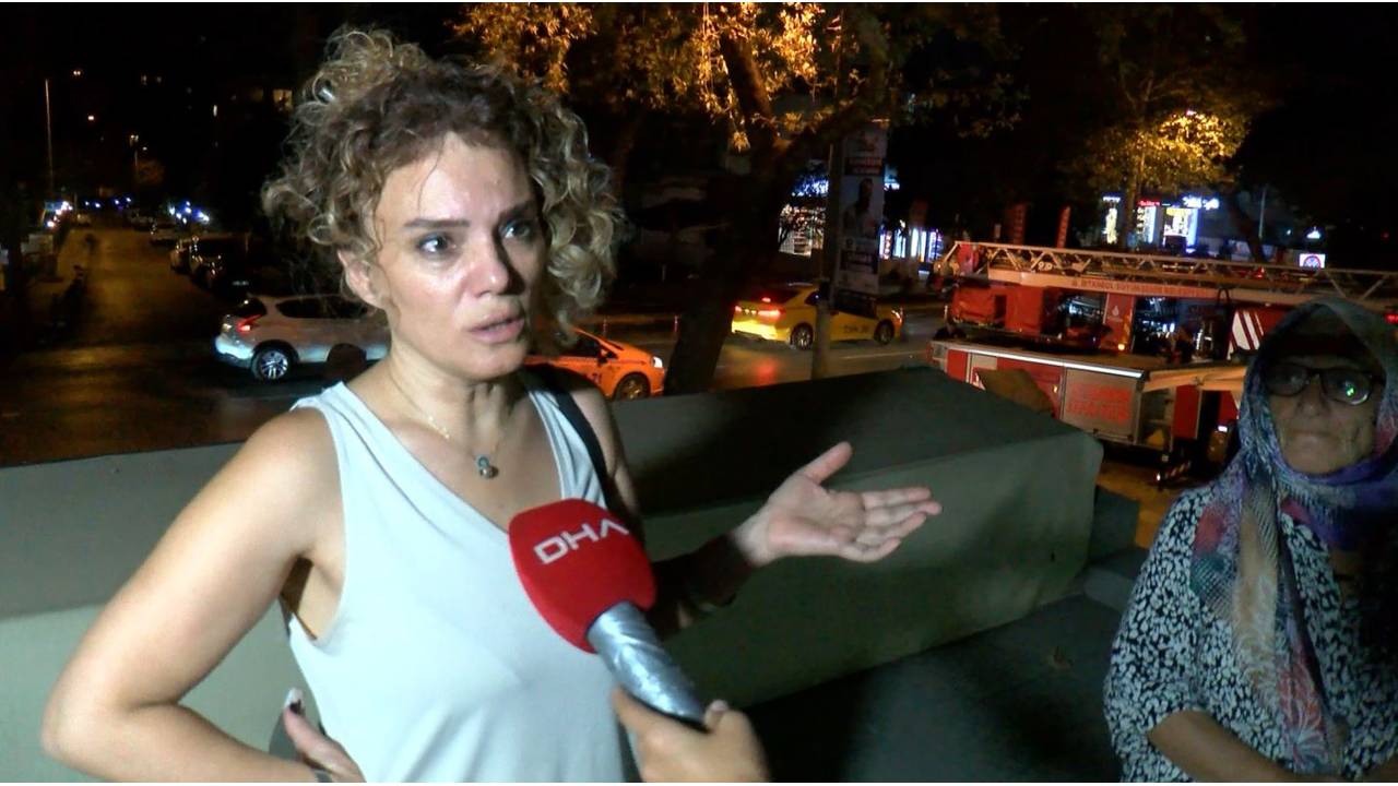 Kadıköy Bağdat Caddesi'nde Daire Balkonunda Çıkan Yangın Korkuttu