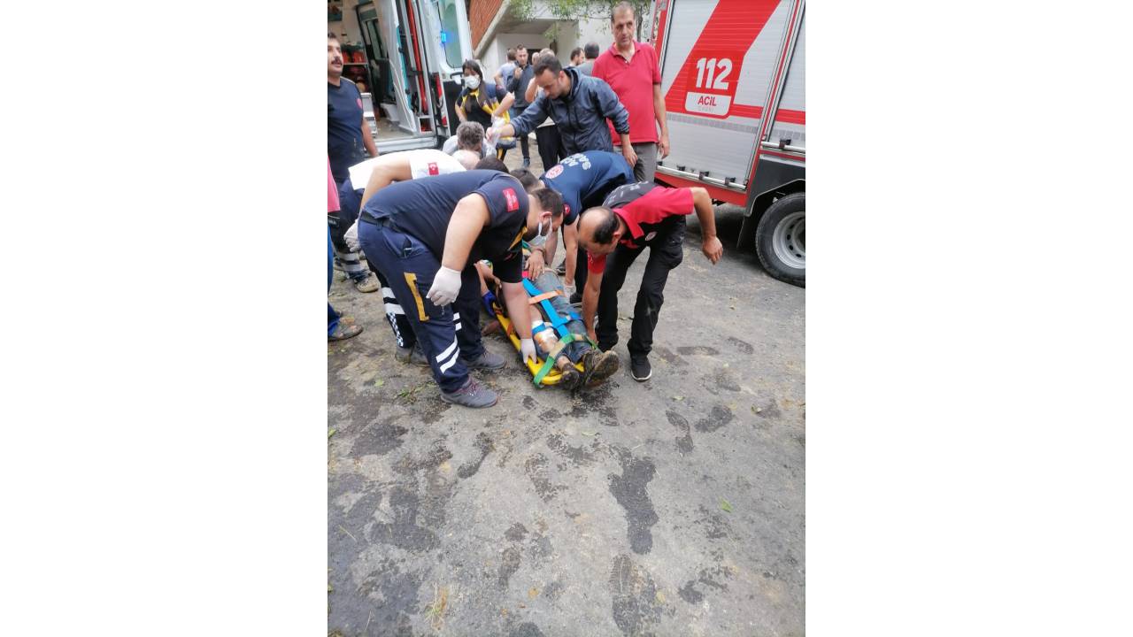 Rize'de Tur Midibüsü Devrildi: 24 Yaralı (2)