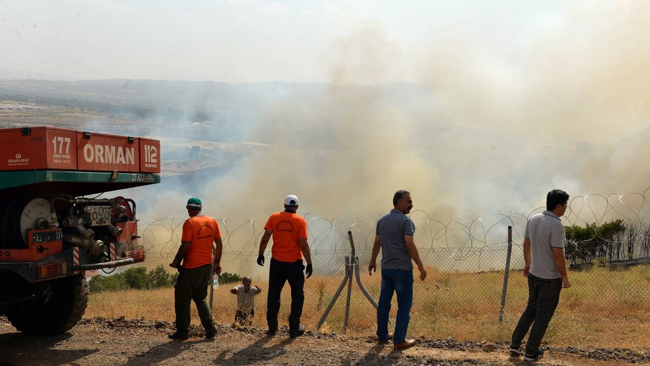 Bingöl'de 2 Farklı Noktada Çıkan Ot Yangını Kontrol Altına Alındı