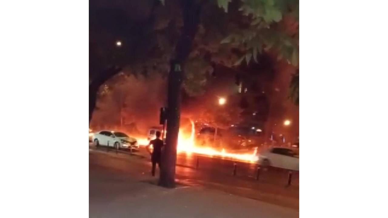 Fatih'te Kazanın Ardından Araçlar Alev Aldı; Sürücüler Ölümden Döndü