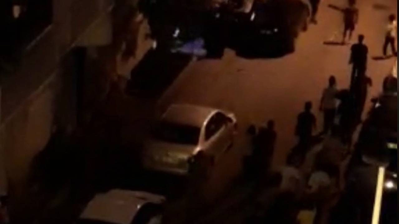 Sultangazi'de Polis Kavgaları Engellemek İçin Havaya Ateş Etti