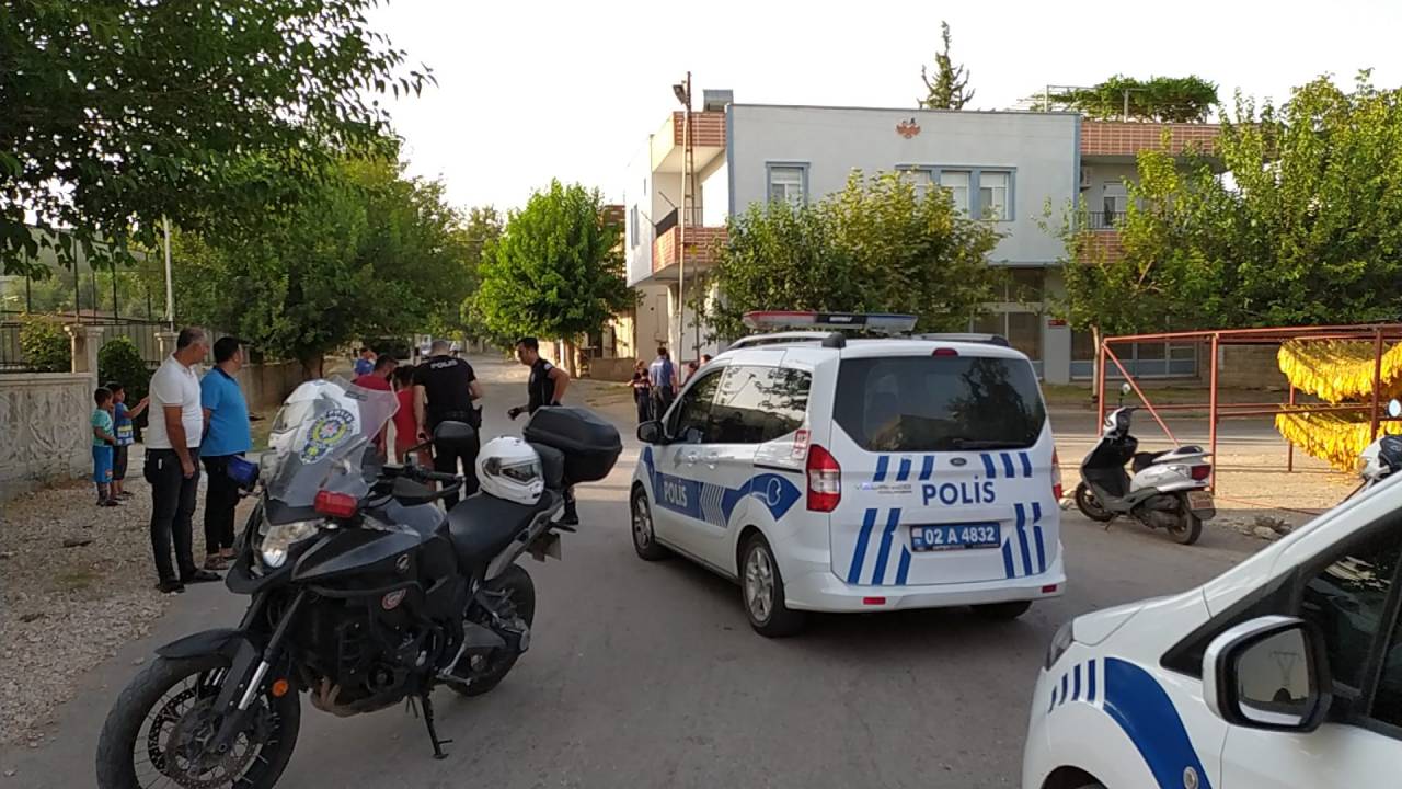 Evinin Önünde Bıçaklandı, Hastanede Öldü