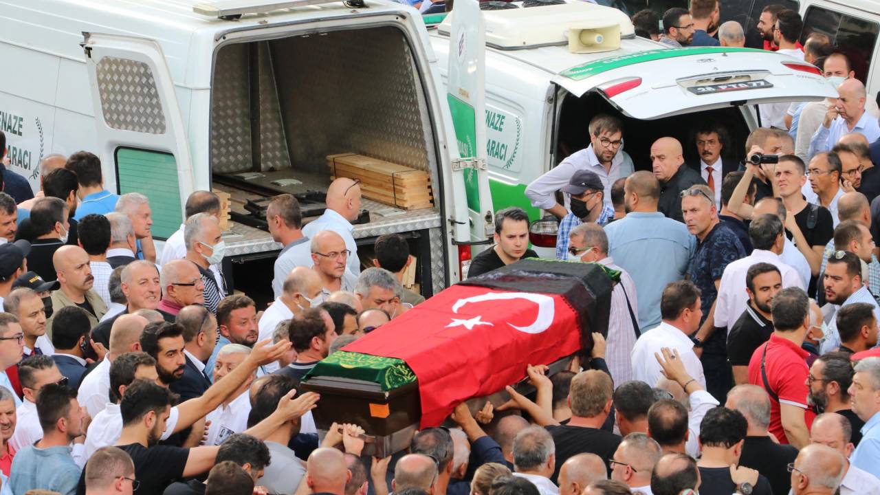 Kazada Ölen Çift, Gözyaşlarıyla Toprağa Verildi