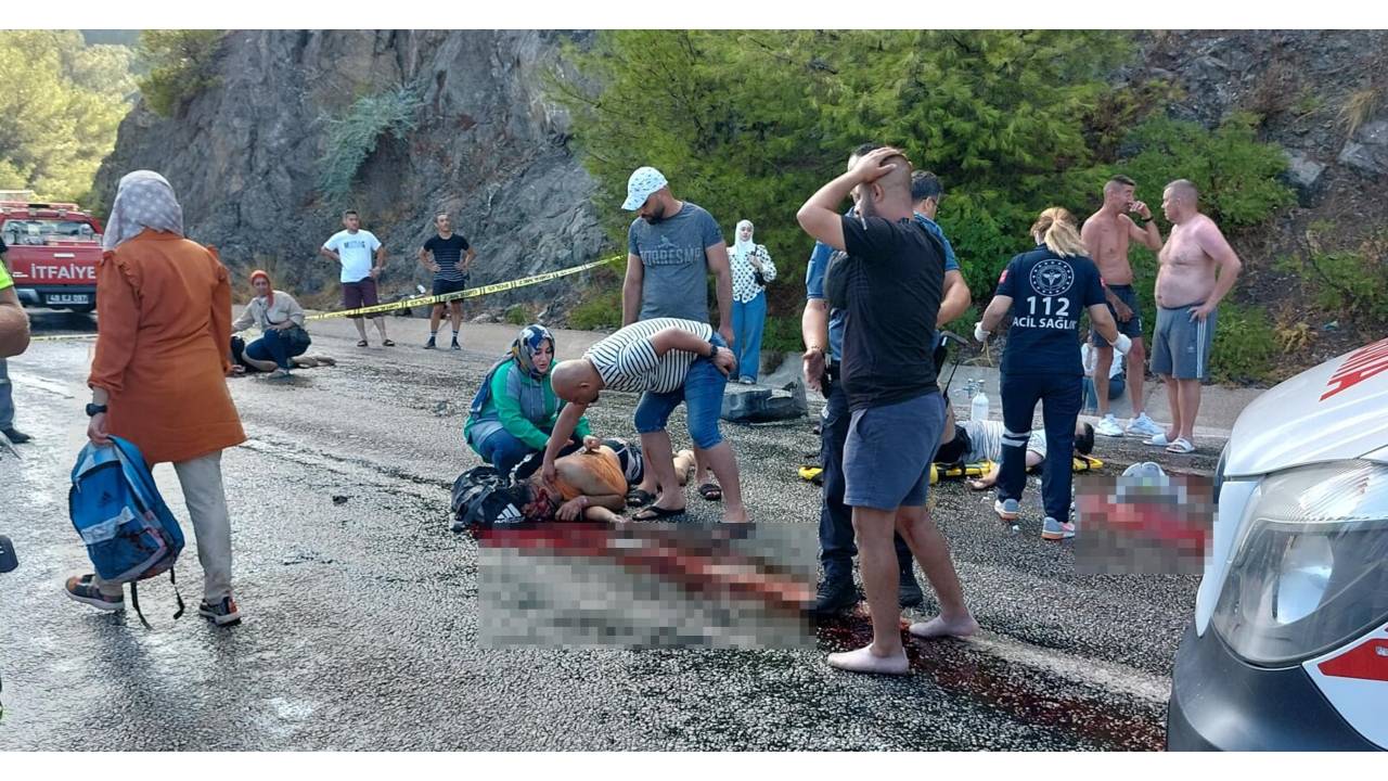 Turistleri Taşıyan Safari Aracı Cip Devrildi; 5 Ölü, 4 Yaralı (4)