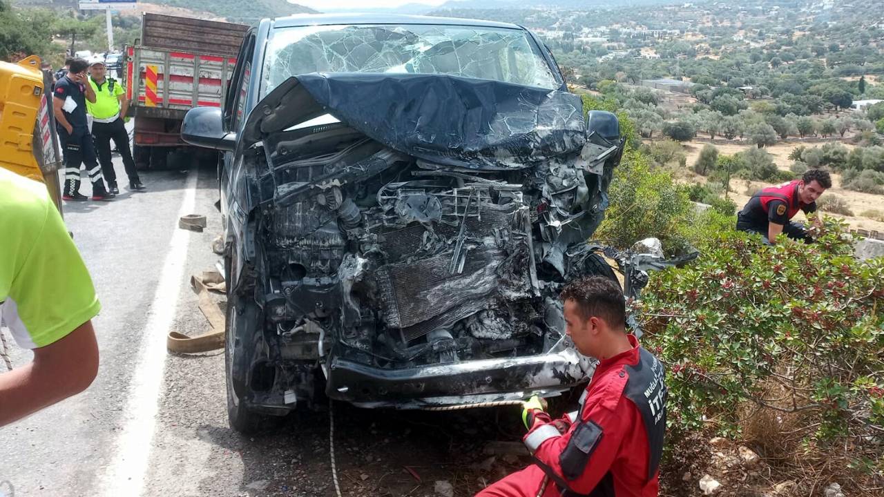 İbrahim Tatlıses, Bodrum'da Trafik Kazasında Yaralandı (3)