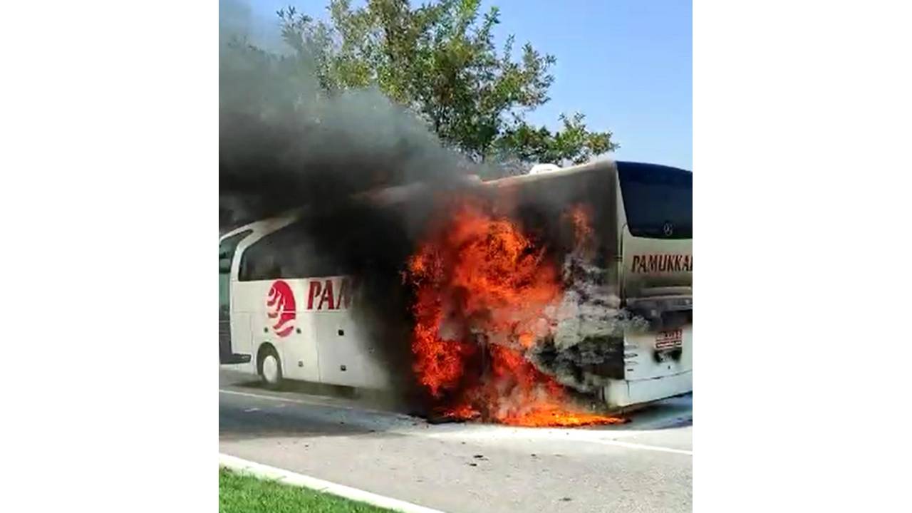 Denizli'de Yolcu Otobüsü, Alev Alev Yandı