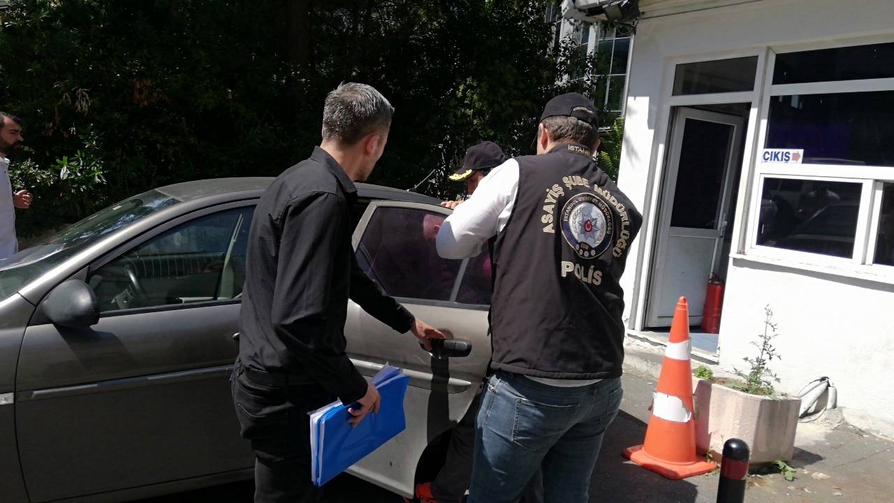 Eşini, Kızını Ve Kuzenini Öldüren Şüpheli Tutuklandı