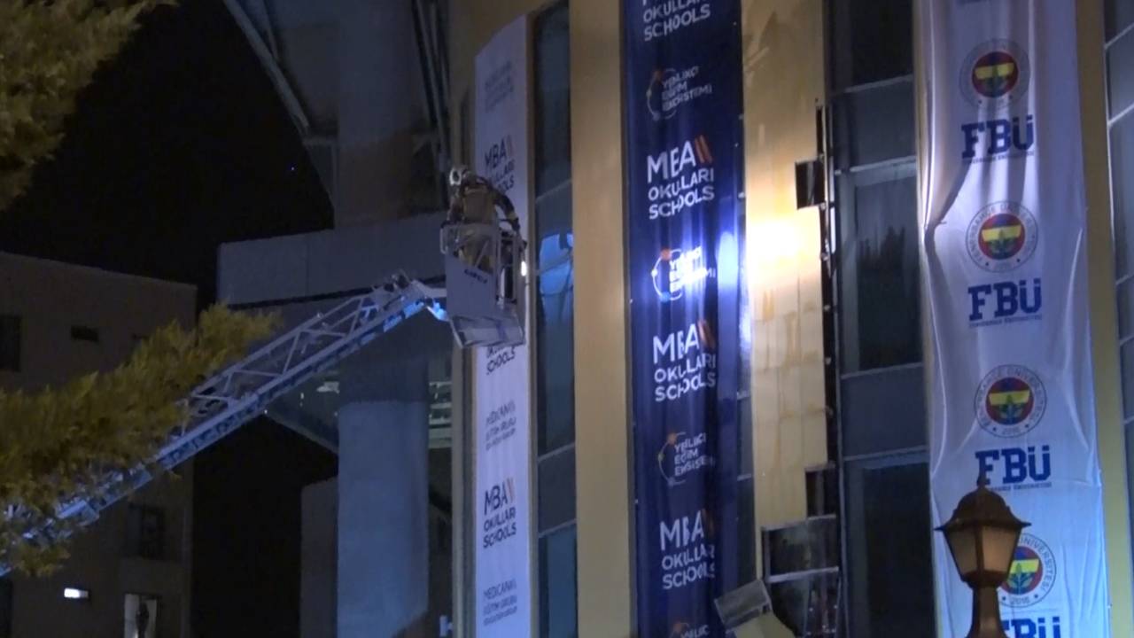 Ankara'da Özel Okulda Çıkan Yangın Söndürüldü