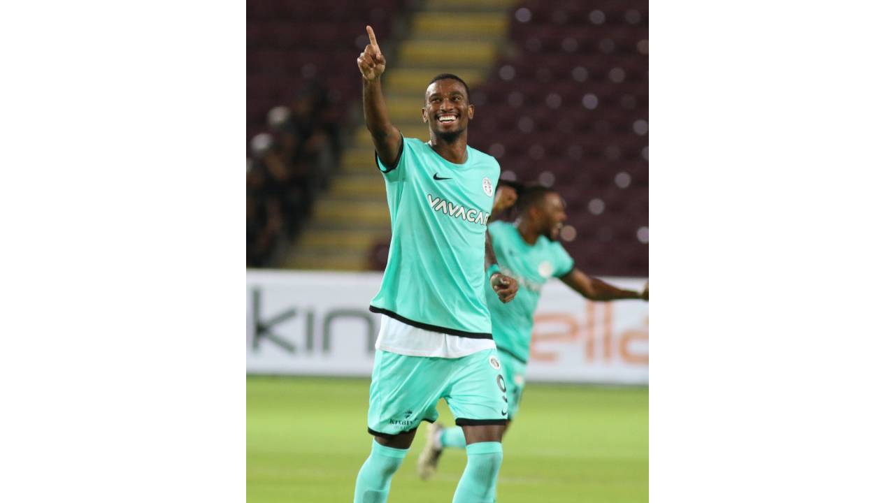 Antalyaspor'da Haji Wright Atıyor, Puanlar Geliyor