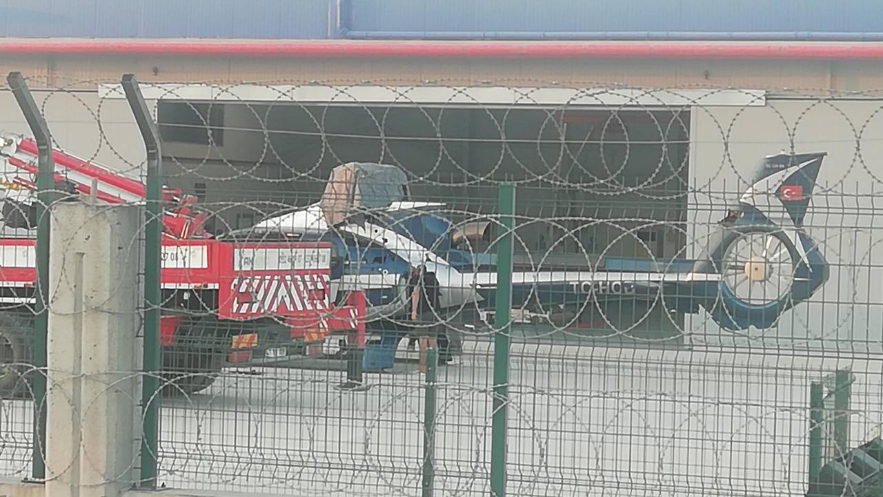 İzmir'de Kaza Kırıma Uğrayan Helikopter Enkazı Kaldırıldı