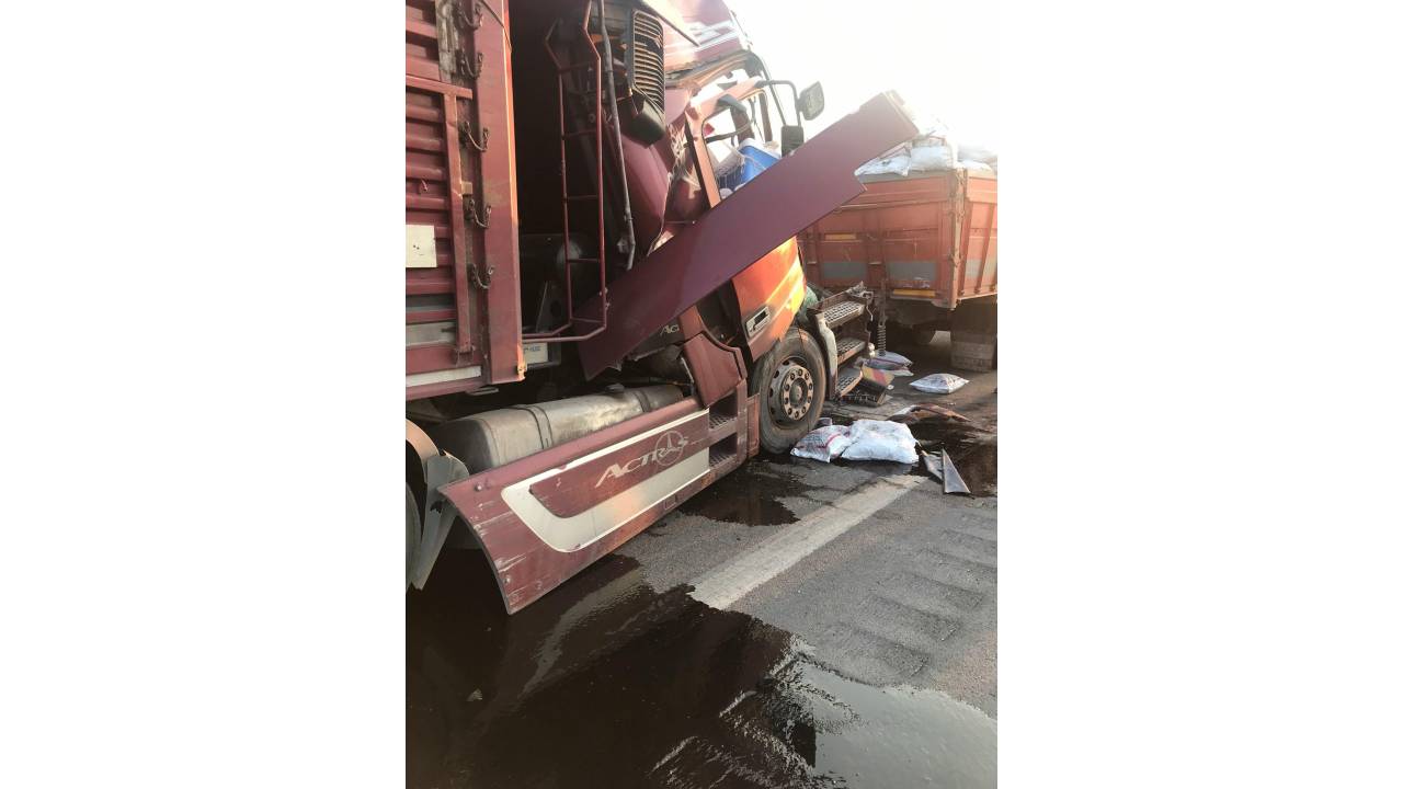 Aydın'da Tır, Kamyonete Arkadan Çarptı: 1 Ölü, 3 Yaralı