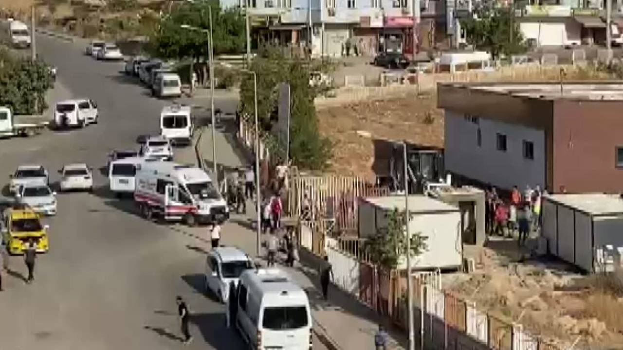 Hastane İnşaatında İşçilerin Taşlı, Sopalı, Bıçaklı Kavgası: 5 Yaralı