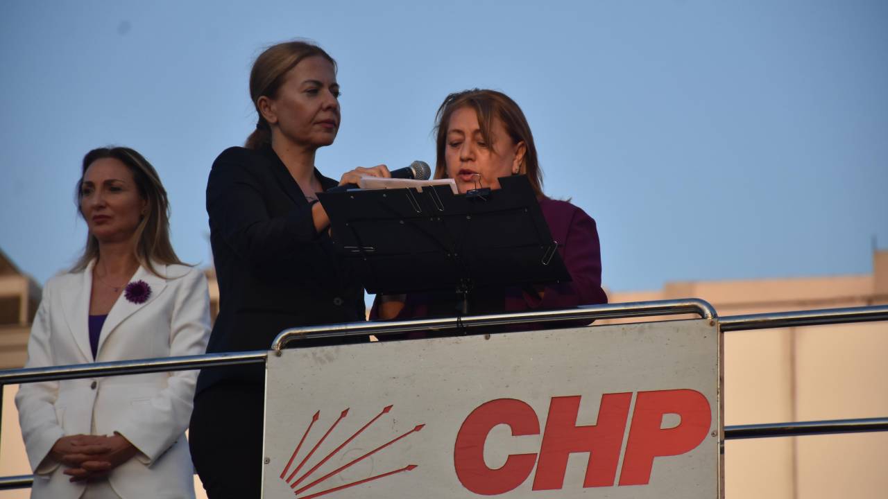 Chp’li Nazlıaka Kadına Yönelik Ayrımcılık Ve Şiddete Dikkat Çekti; Kırmızı Kart Gösteriyoruz