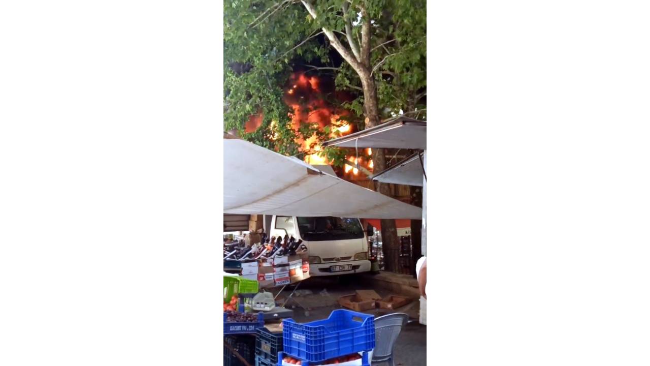 Çay Bahçesindeki Yangın Pazar Yerine Sıçramadan Söndürüldü