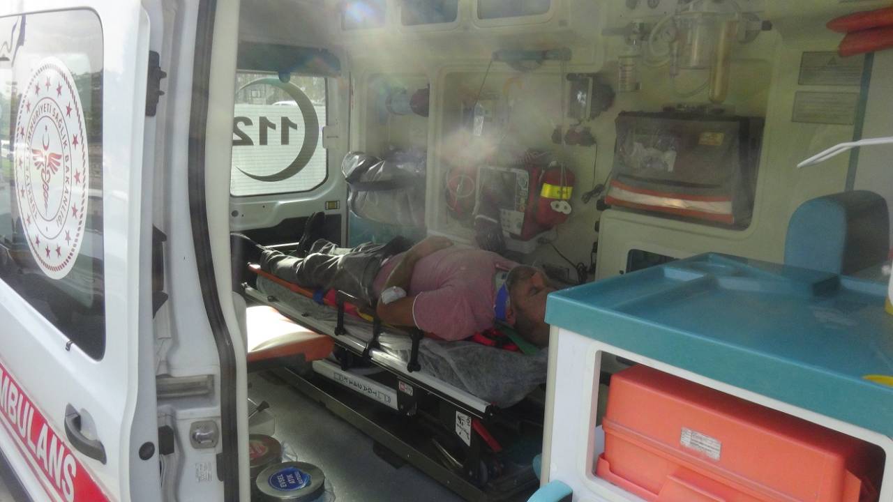 Adıyaman'da 2 Otomobil Çarpıştı: 3 Yaralı