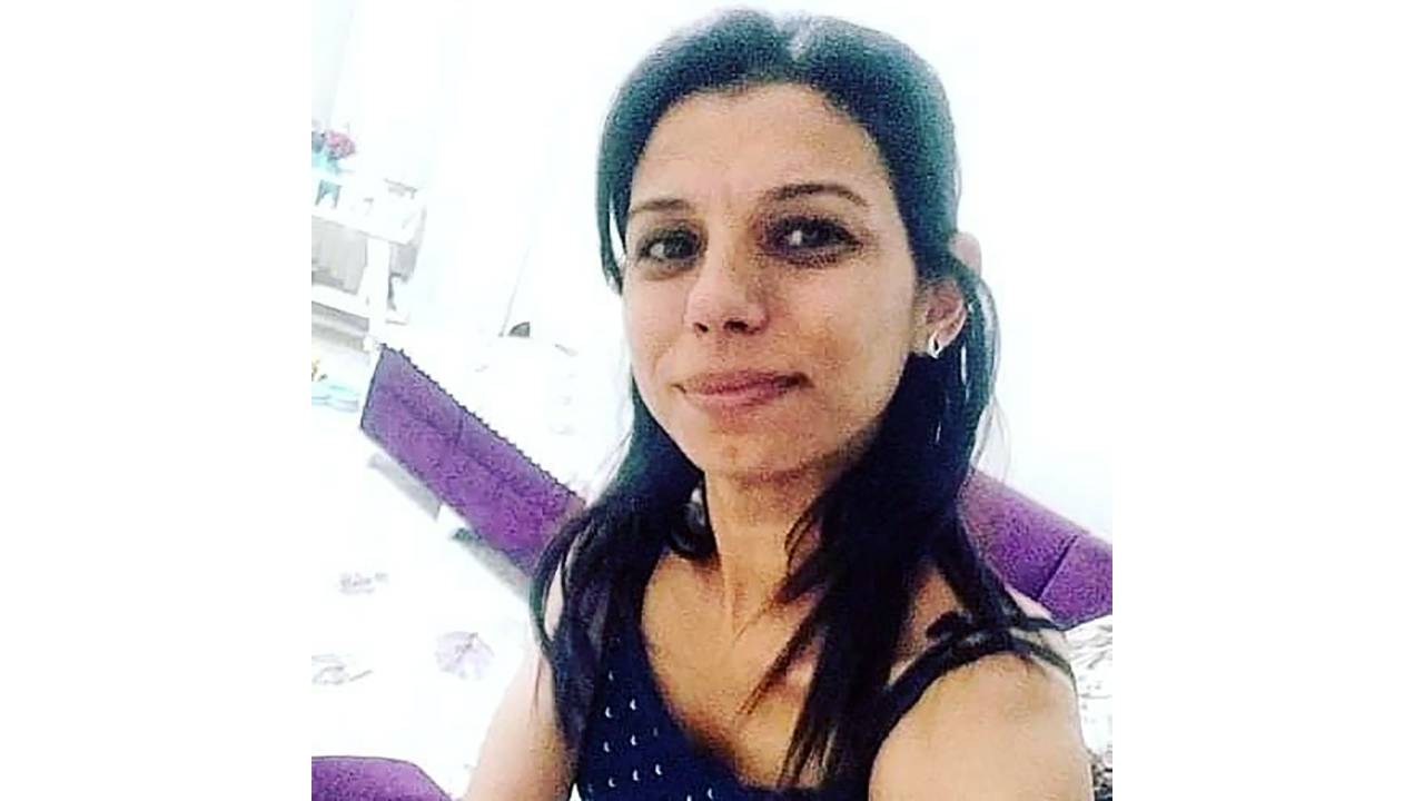 Eski Eşinin Öldürdüğü Şermin'in 2 Kızına Anneanneleri Sahip Çıktı