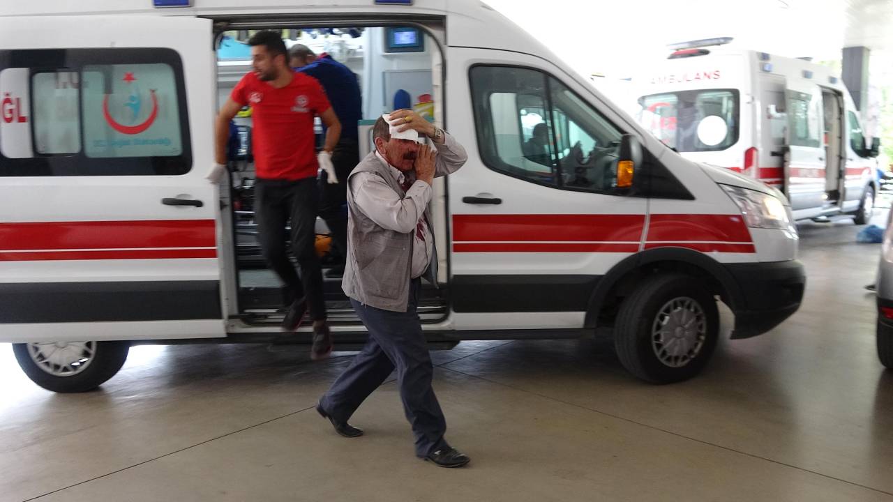 Erzurum'da Kuzenlerin 'minibüs' Kavgası: 8 Yaralı