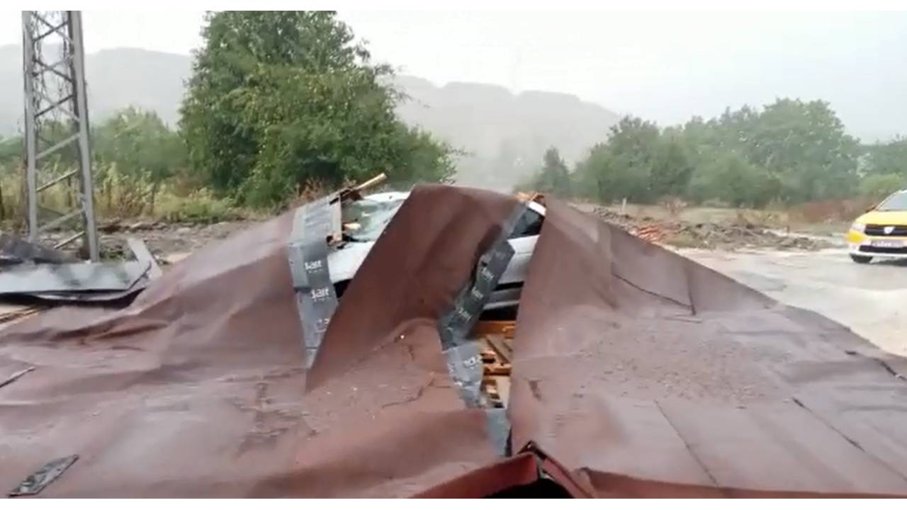 Kastamonu'da Sağanak Günlük Yaşamı Olumsuz Etkiledi; 3 Yaralı