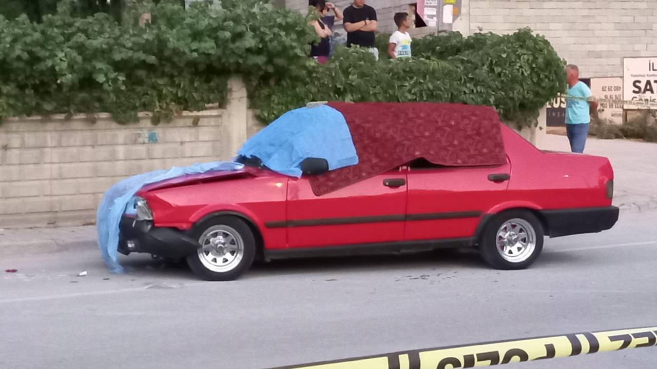 Otomobille Husumetlisinin Önünü Kesip Pompalı İle Ateş Açtı: 1 Ölü (2)