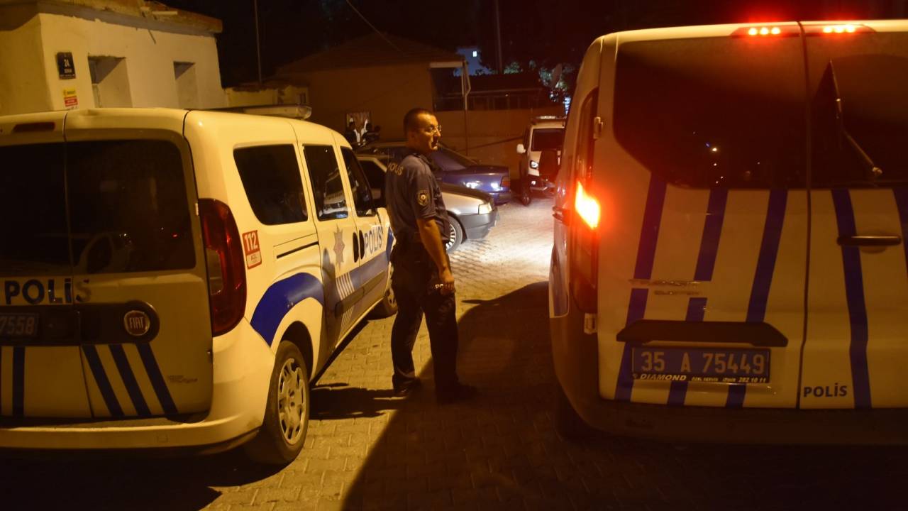 Kemoterapi Gören Babasını 20 Yerinden Bıçaklayarak Öldürdü