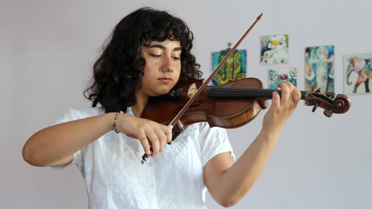 Bestesiyle Uluslararası Yarışmada Ödül Alan Hüma: Müzik Çok Güzel