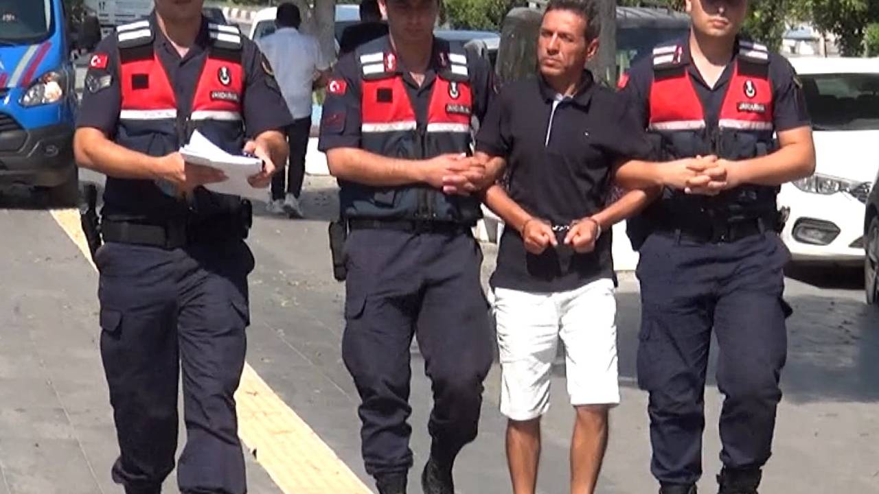 Tartıştığı Komşu Esnafı Tabancayla Öldürdü