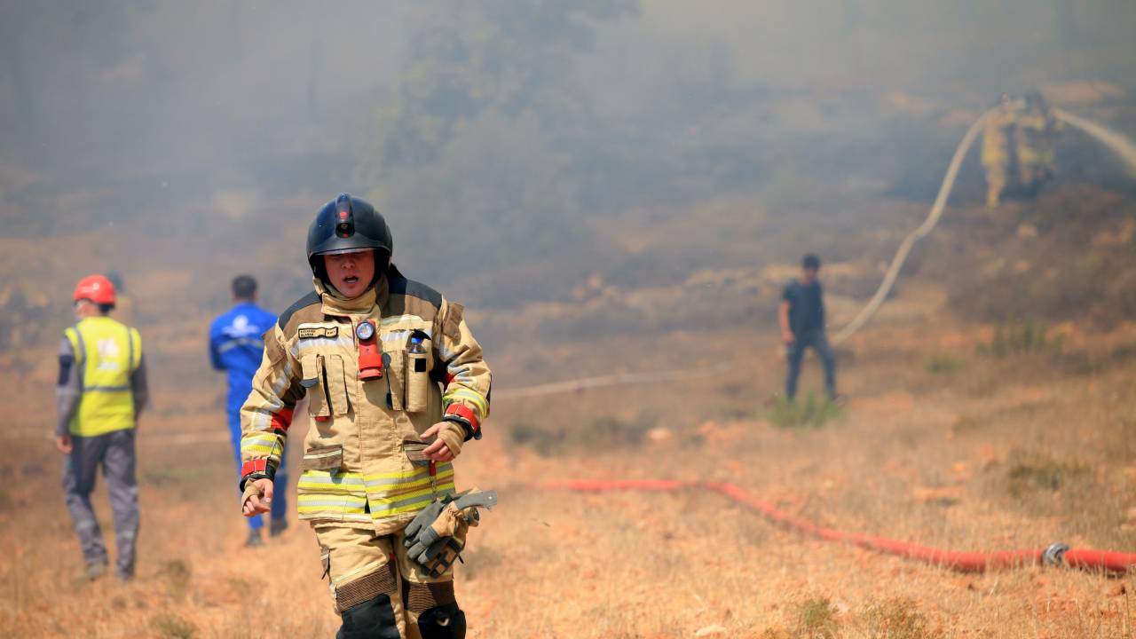 Mersin'de Orman Yangını; 110 Hane Tahliye Edildi (4)