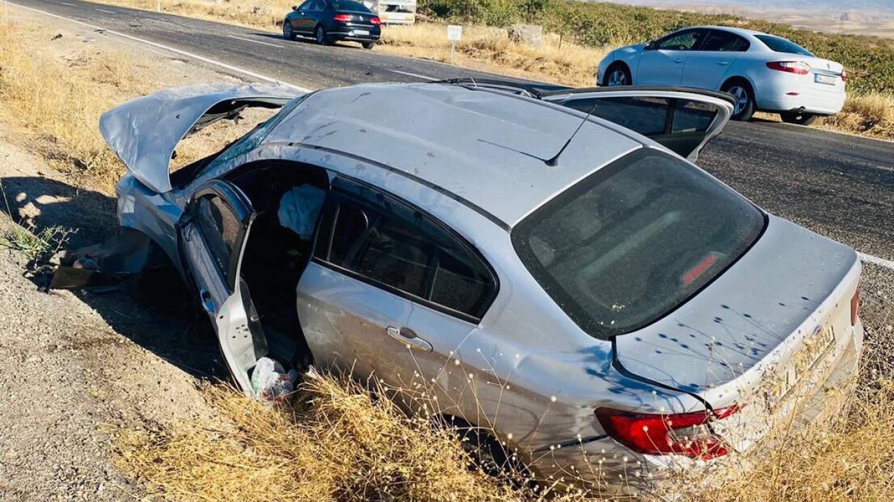 Otomobil Takla Attı: 1 Ölü, 1 Yaralı