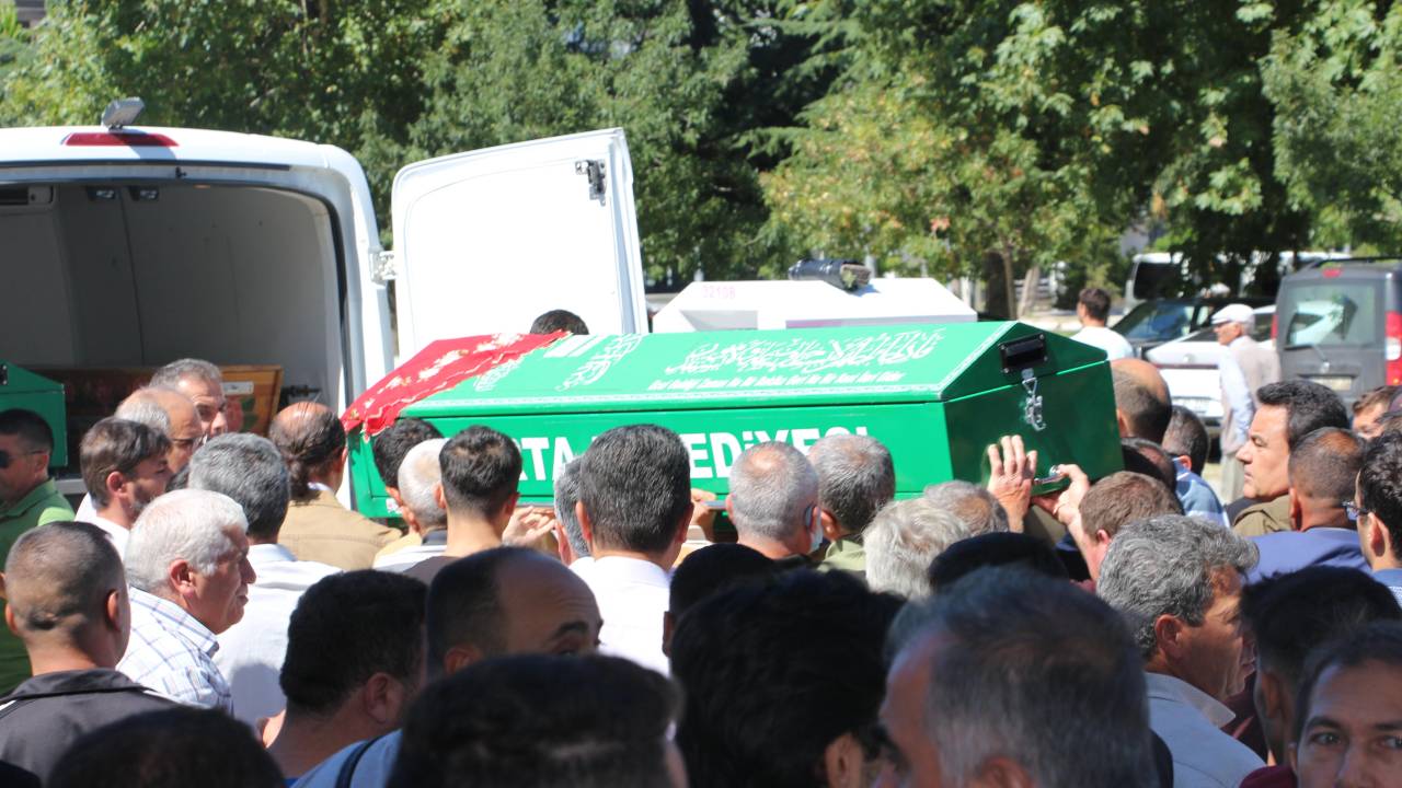 Isparta'da Amca- Yeğen, Tır Kazasında Öldü (2)