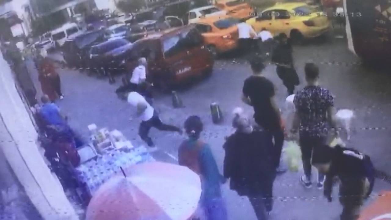 Taksim’de Alacak Verecek Tartışmasında Silahla Ateş Açtı:1 Ağır 2 Yaralı