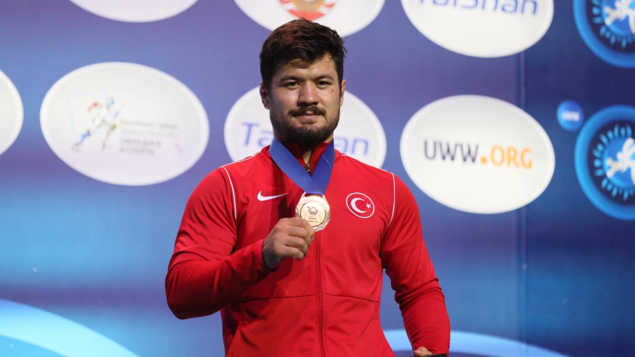 Milli Güreşçi Ali Cengiz’den Dünya Şampiyonası’nda Bronz Madalya