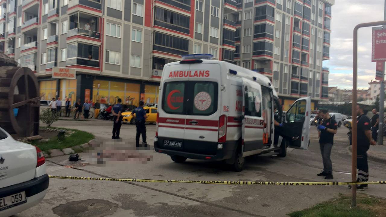 Midibüsün Çarptığı Kadın Öldü; Kaza Araç Kamerasında