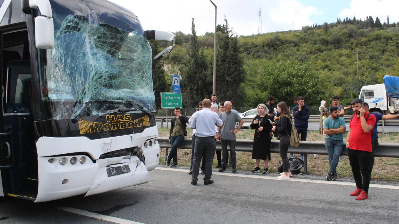 Kocaeli'de Tem'de Zincirleme Kaza: 1'i Çocuk 4 Yaralı