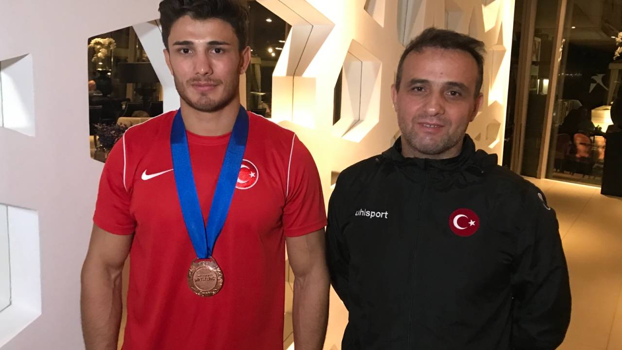 Yunus Emre Başar: Madalyayı 'baba' Diye Bağırarak Ona Armağan Ettim