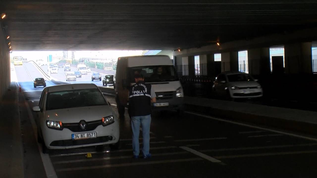 Beylikdüzü’nde Feci Kaza; Otomobil Altında Sürüklenen Yaya Öldü