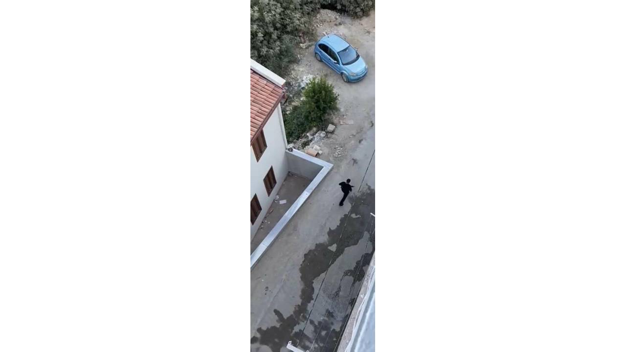 Pompalı Tüfekle Rastgele Ateş Açtı: 2'si Çocuk 16 Yaralı (2)