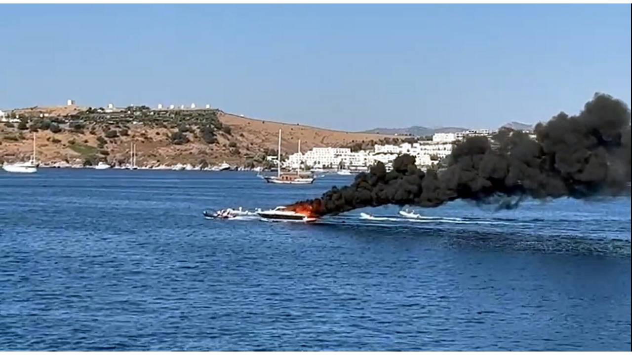 Bodrum Açıklarında Motoryat, Alev Alev Yandı