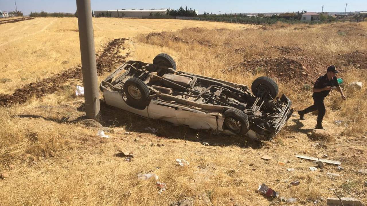 Hafif Ticari Araç Şarampole Devrildi: 1 Ölü, 3 Yaralı