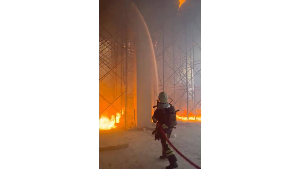 Fabrika İnşaatında Kaynak Yapılırken Çıkan Kıvılcım Yangına Yol Açtı