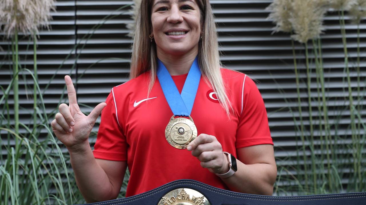 Türkiye Ağır Sıkletlerde Üç Altın Madalya Kazanarak Ülke Adına Bir İlke İmza Attı