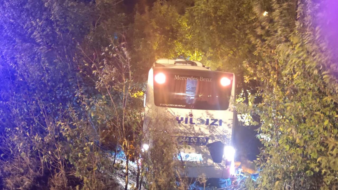 Amasya'da Hafif Ticari Araçla Yolcu Otobüsü Çarpıştı: 2 Ölü, 8 Yaralı