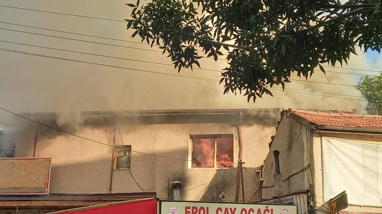 Ankara Ulus'ta, Kullanılmayan Bir Fırında Yangın Çıktı