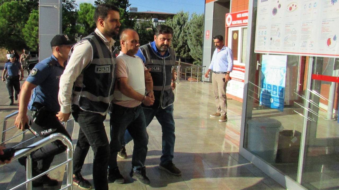 Eşini Doğrama Tahtasıyla Öldüren Öğretmen Tutuklandı