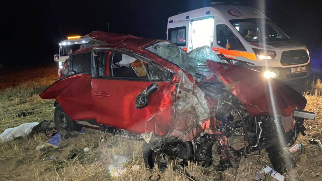 Çankırı'da Otomobil Şarampole Devrildi: 3 Ölü, 2 Yaralı